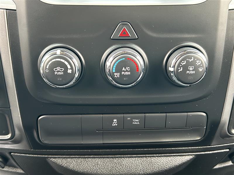 RAM 1500 Classic Tradesman Crew Cab SWB 2WD 2022