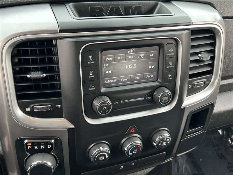 RAM 1500 Classic Tradesman Crew Cab SWB 2WD 2022