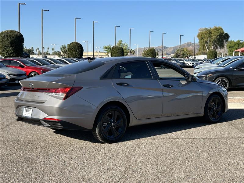 Hyundai Elantra SEL 2022