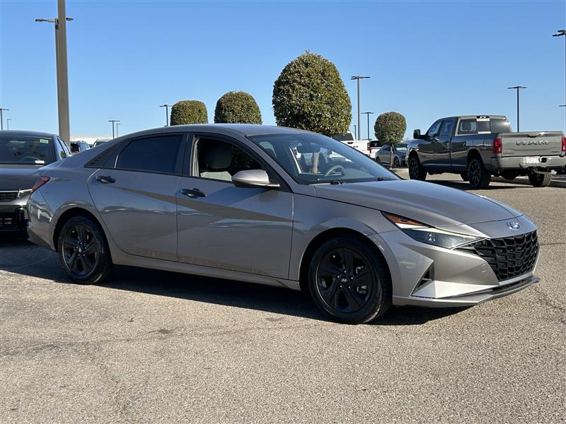 Hyundai Elantra SEL 2022