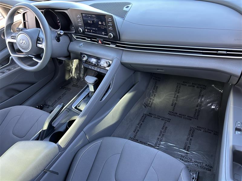 Hyundai Elantra SEL 2022