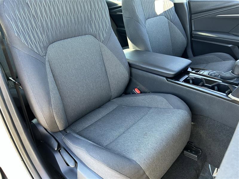 Toyota Camry Hybrid XLE 2025