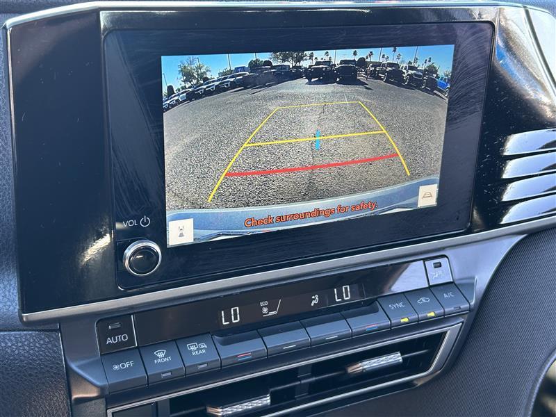 Toyota Camry Hybrid XLE 2025