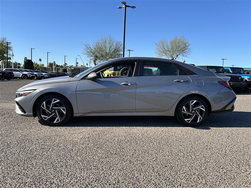 Hyundai Elantra SEL Convenience 2025