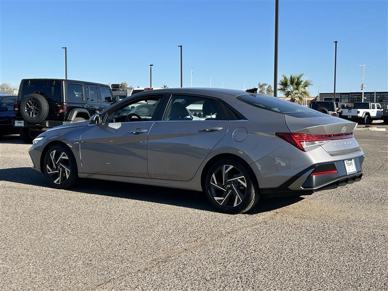 Hyundai Elantra SEL Convenience 2025