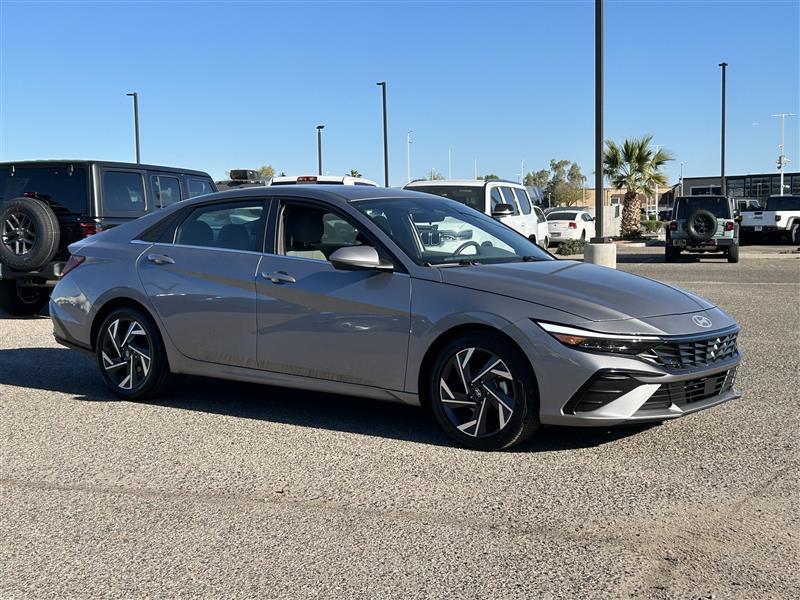 Hyundai Elantra SEL Convenience 2025