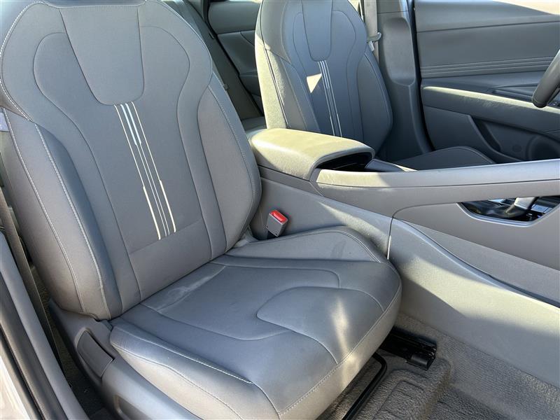 Hyundai Elantra SEL Convenience 2025