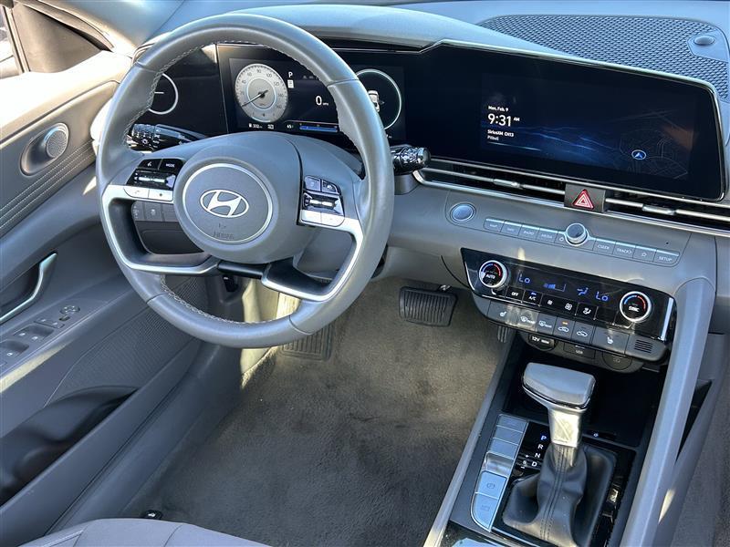 Hyundai Elantra SEL Convenience 2025