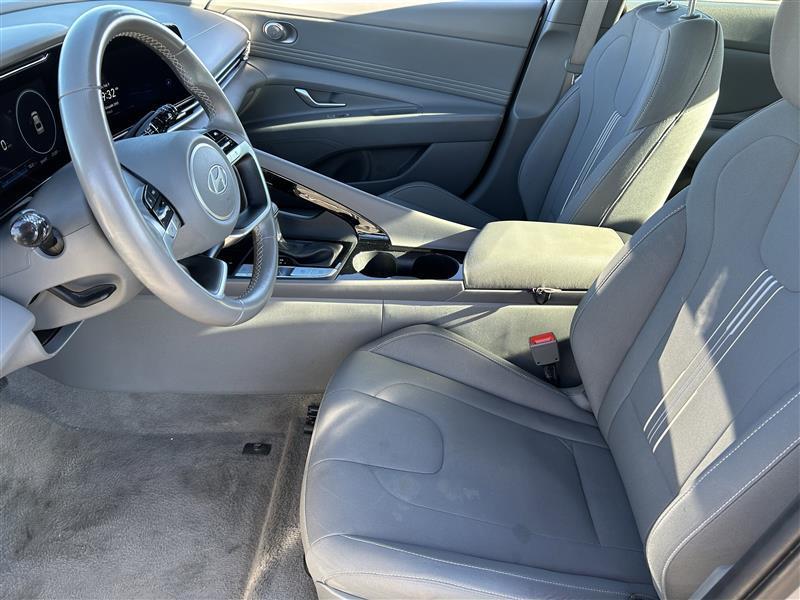 Hyundai Elantra SEL Convenience 2025