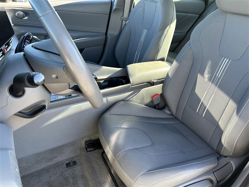 Hyundai Elantra SEL Convenience 2025