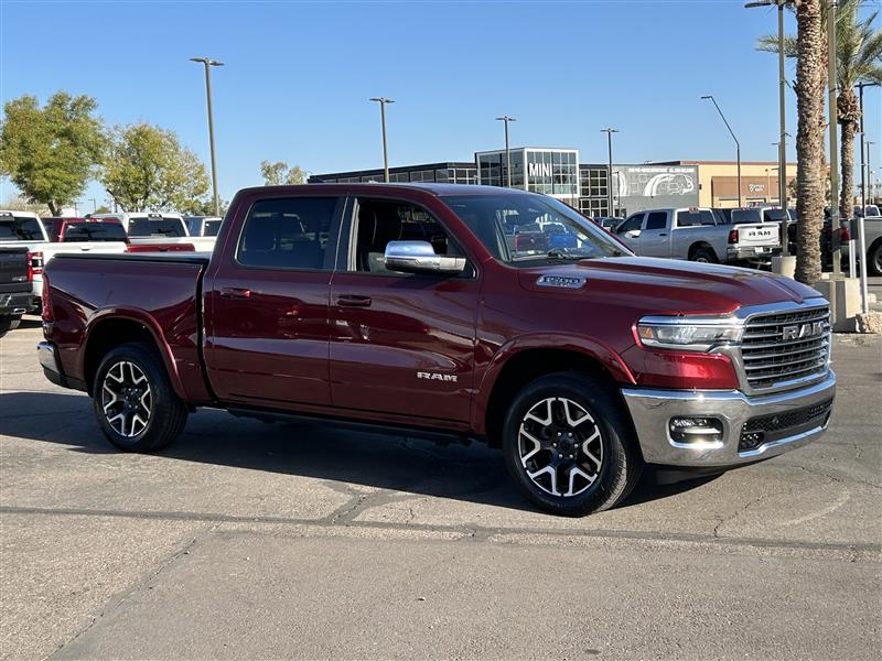 RAM 1500 Laramie Crew Cab SWB 4WD 2025