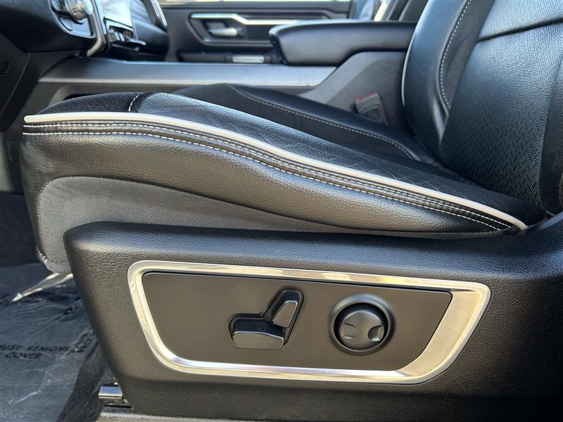 RAM 1500 Laramie Crew Cab SWB 4WD 2025