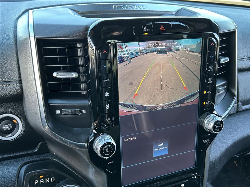 RAM 1500 Laramie Crew Cab SWB 4WD 2025