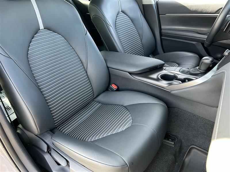 Toyota Camry SE 2024