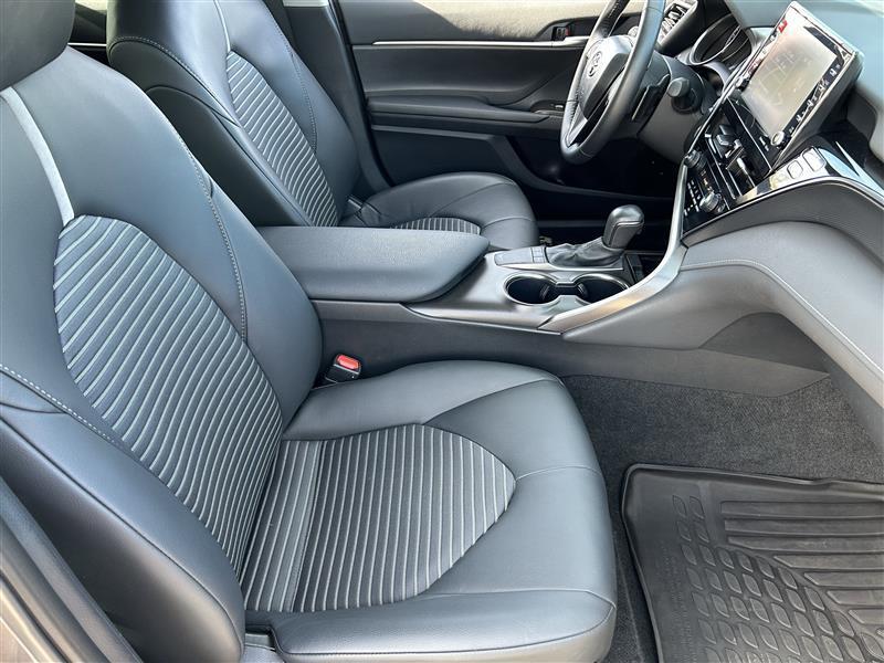 Toyota Camry SE 2024