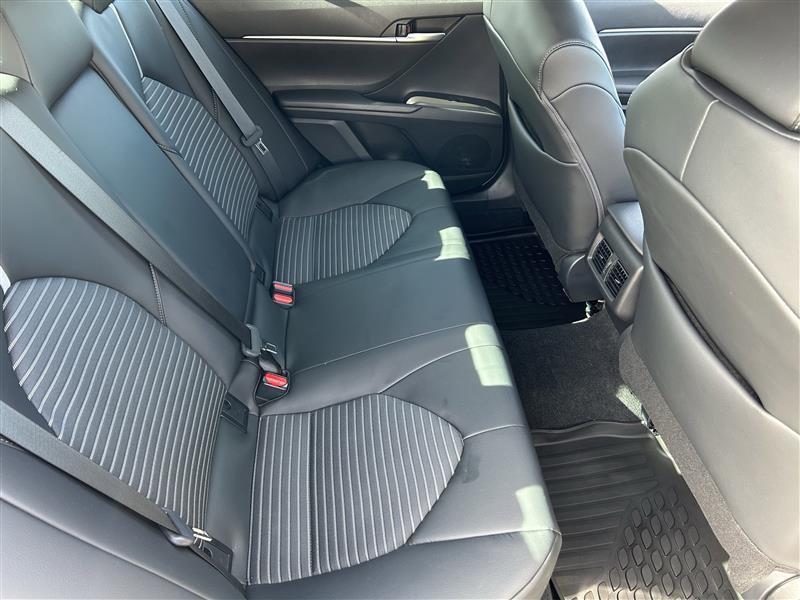 Toyota Camry SE 2024