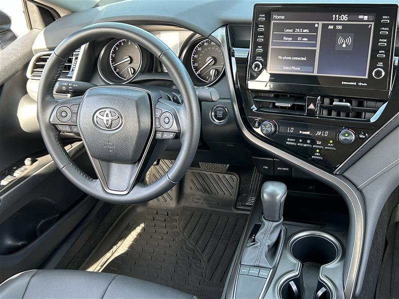 Toyota Camry SE 2024