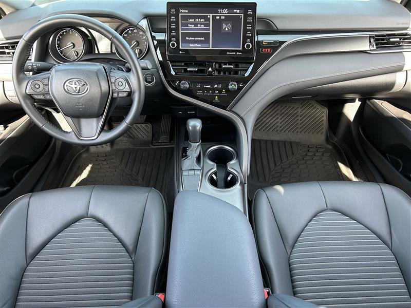 Toyota Camry SE 2024