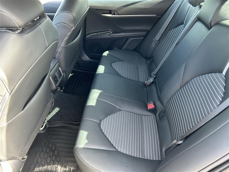 Toyota Camry SE 2024