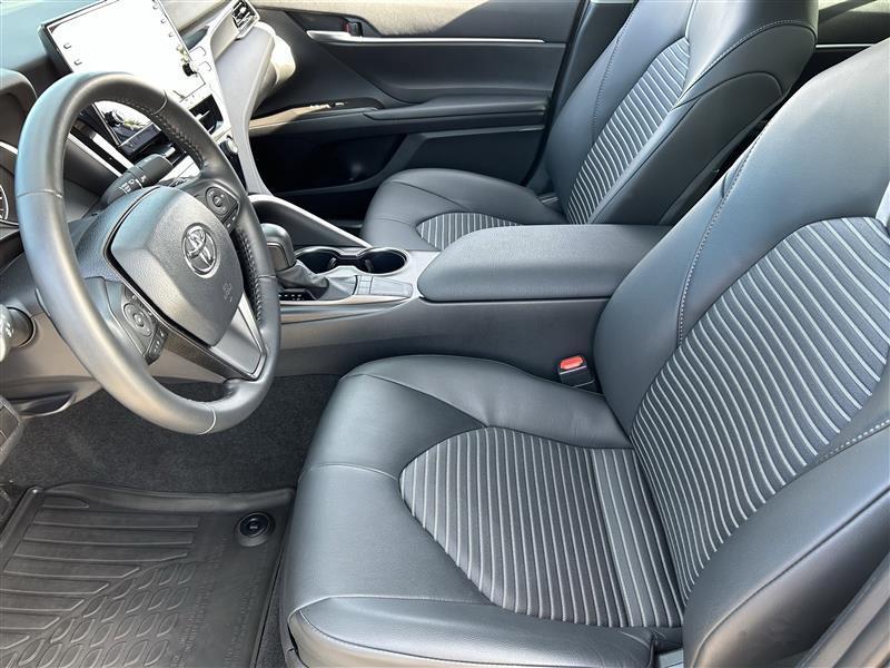Toyota Camry SE 2024