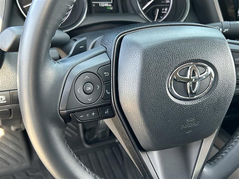 Toyota Camry SE 2024