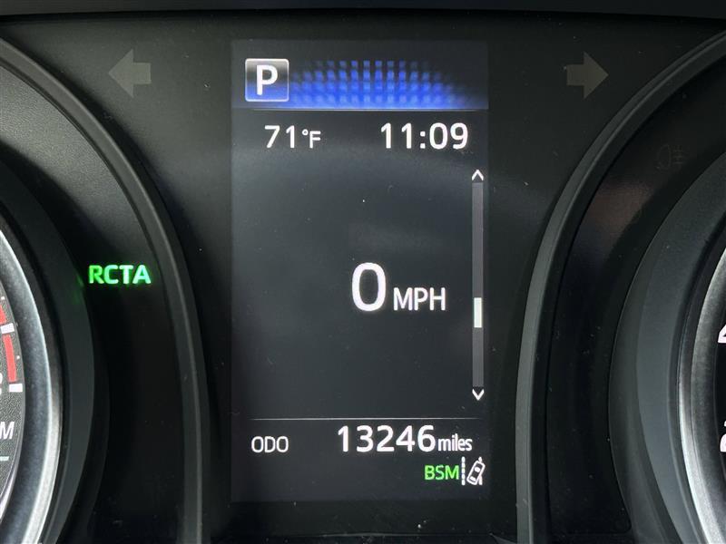 Toyota Camry SE 2024