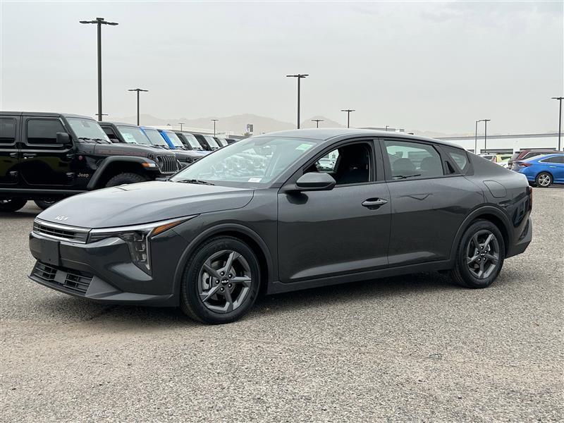Kia K4 LXS 2025