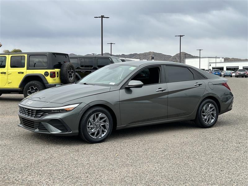 Hyundai Elantra SEL 2024
