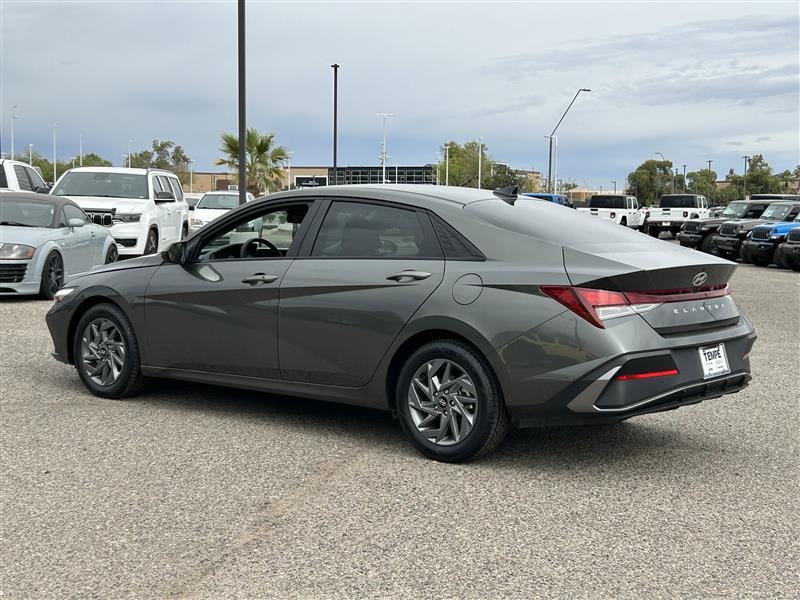 Hyundai Elantra SEL 2024