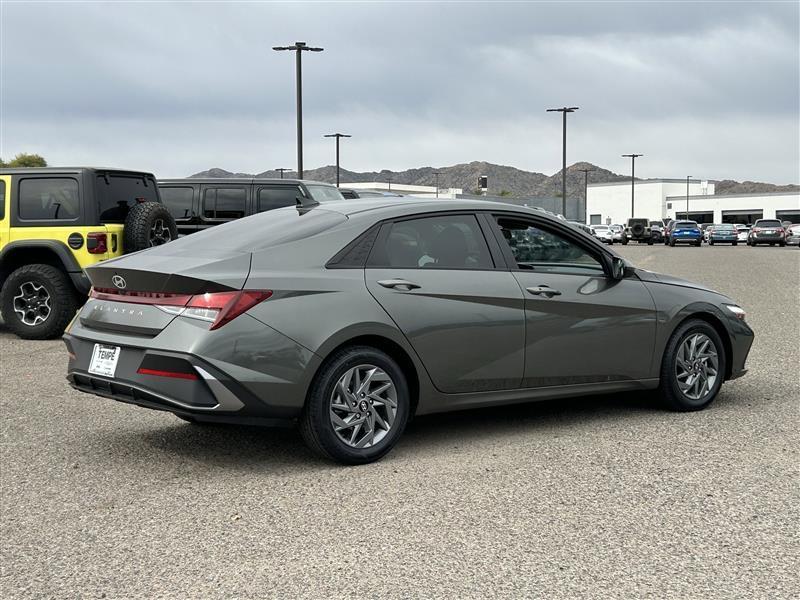 Hyundai Elantra SEL 2024