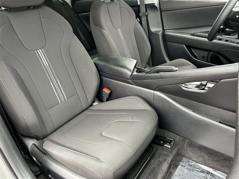 Hyundai Elantra SEL 2024