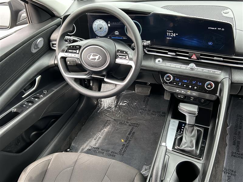 Hyundai Elantra SEL 2024