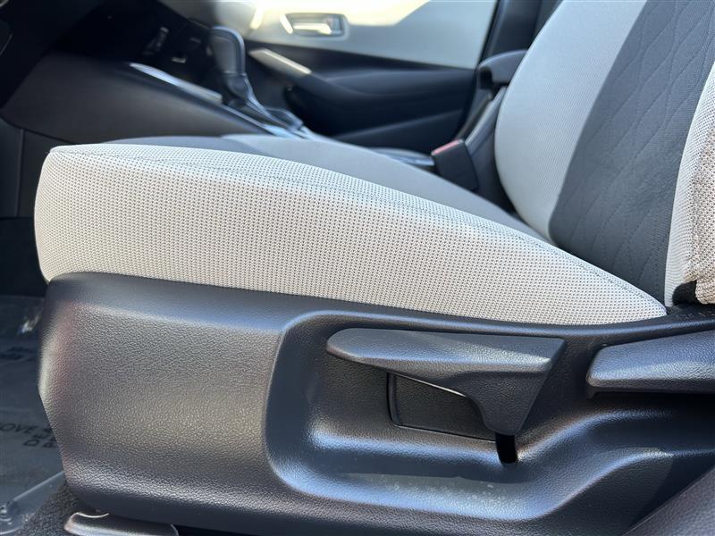 Toyota Corolla LE 2025