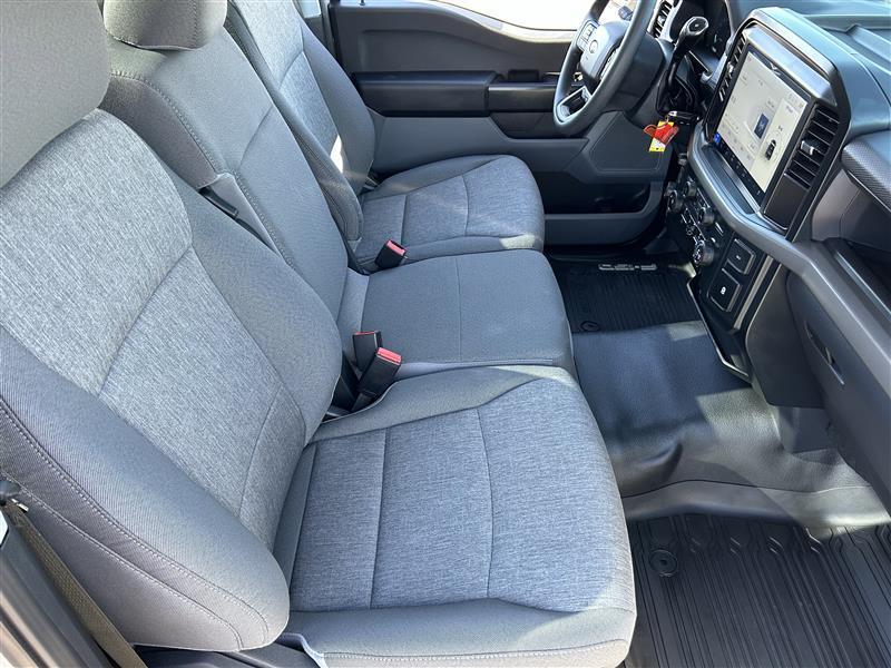 Ford F-150 XL 2WD 2025