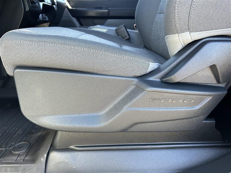 Ford F-150 XL 2WD 2025