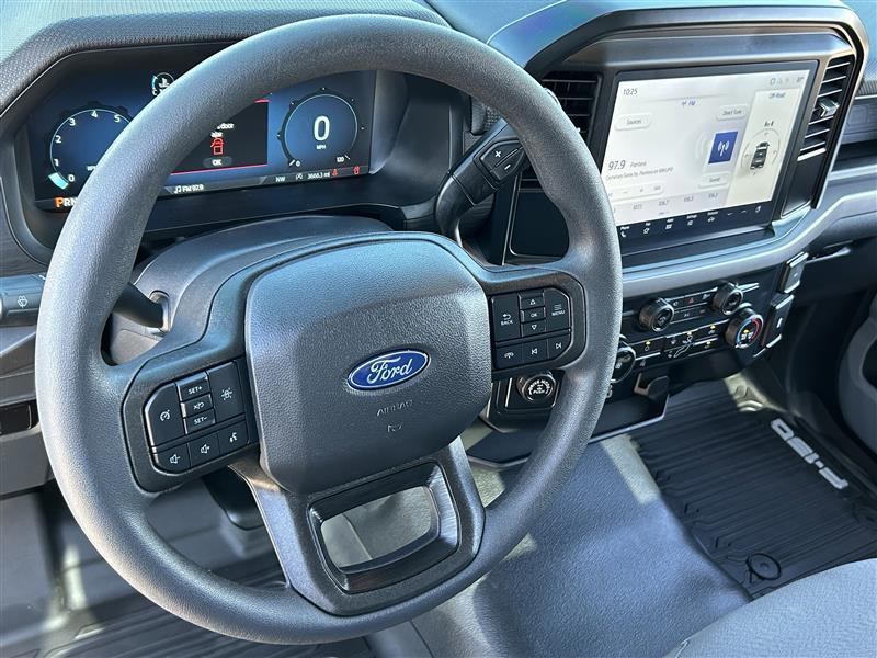 Ford F-150 XL 2WD 2025