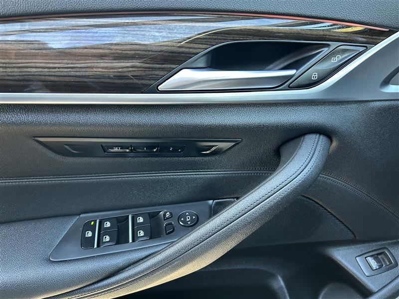 BMW 5-Series 530i 2020