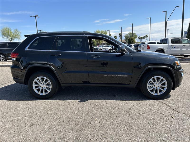 Jeep Grand Cherokee Laredo E 2WD 2021