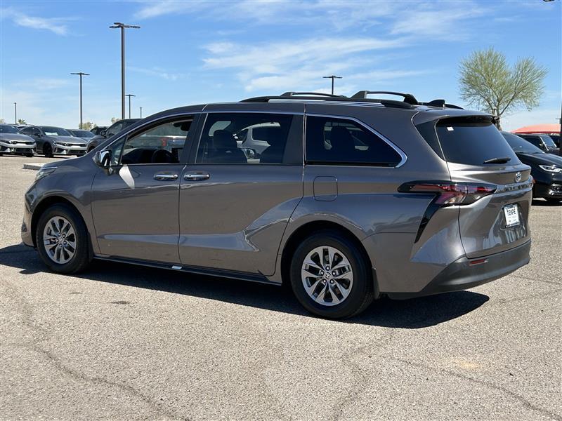 Toyota Sienna XLE 7-Passenger 2023