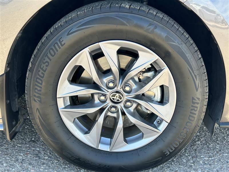 Toyota Sienna XLE 7-Passenger 2023