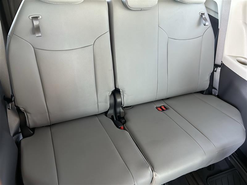 Toyota Sienna XLE 7-Passenger 2023