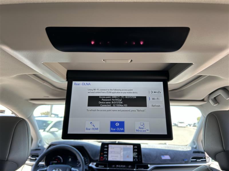 Toyota Sienna XLE 7-Passenger 2023