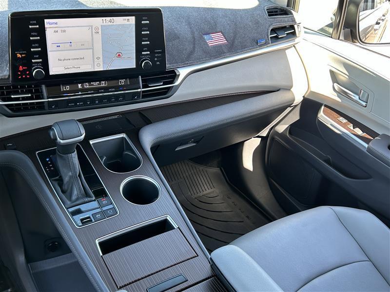 Toyota Sienna XLE 7-Passenger 2023