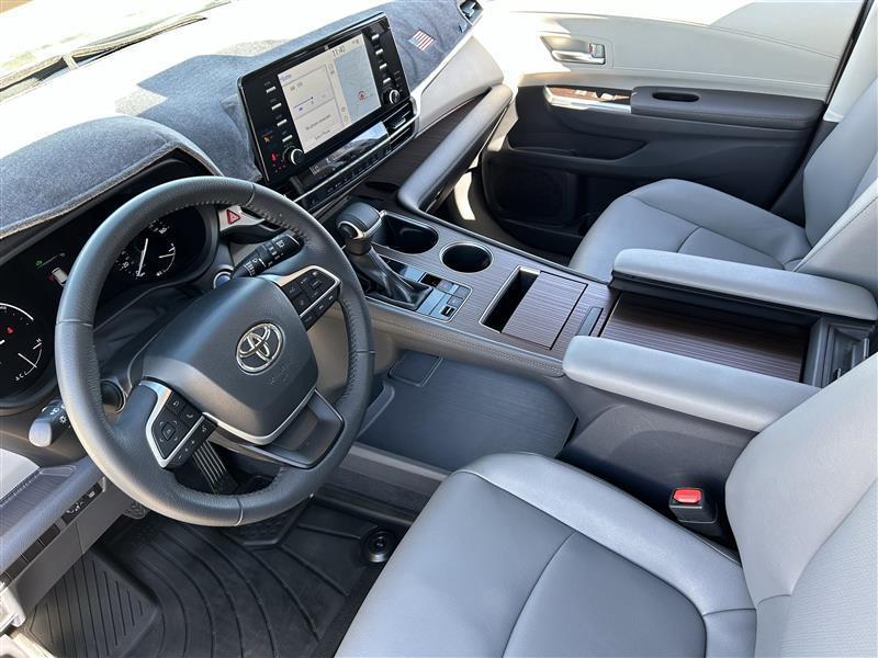 Toyota Sienna XLE 7-Passenger 2023