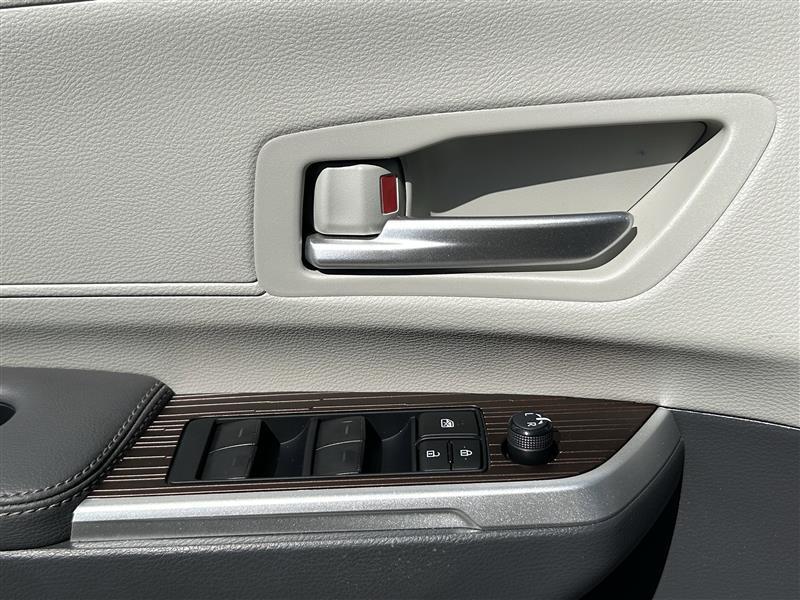 Toyota Sienna XLE 7-Passenger 2023