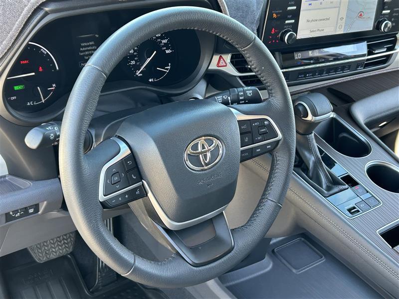 Toyota Sienna XLE 7-Passenger 2023