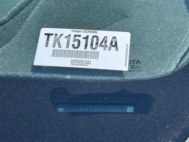 Toyota Sienna XLE 7-Passenger 2023