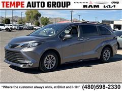 2023 Toyota Sienna 