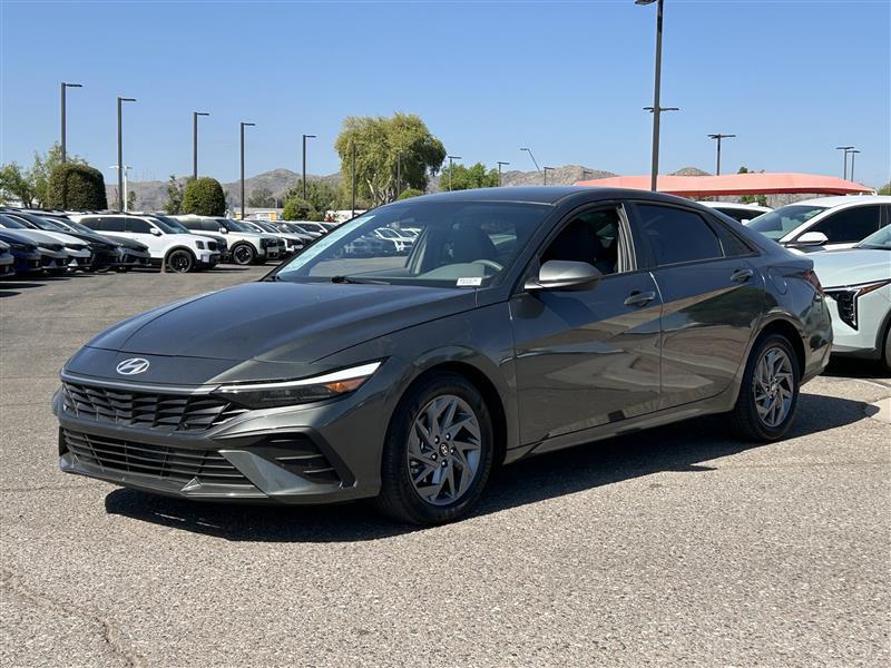 Hyundai Elantra SEL 2024