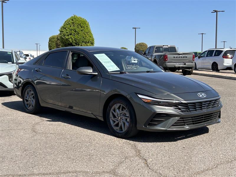 Hyundai Elantra SEL 2024